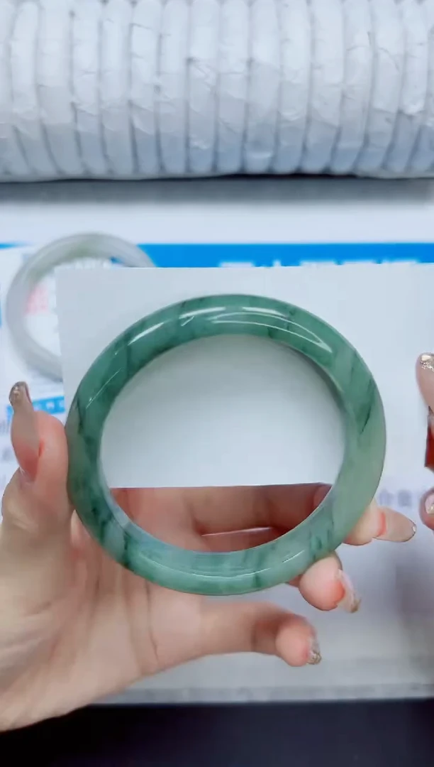 石英质玉手镯未镶嵌305/58.5