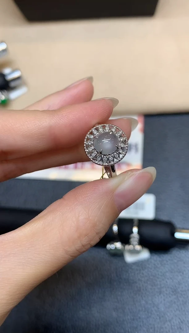 18K金镶嵌戒指翡翠10【无鉴赏期】