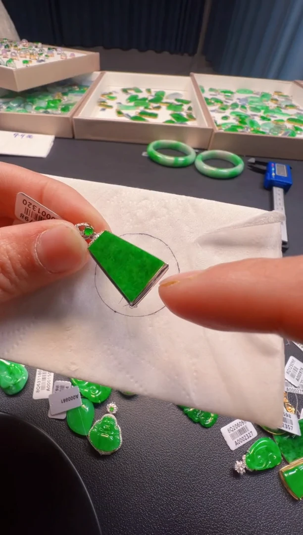 【闪购商品】定制翡翠18K金镶嵌2900元