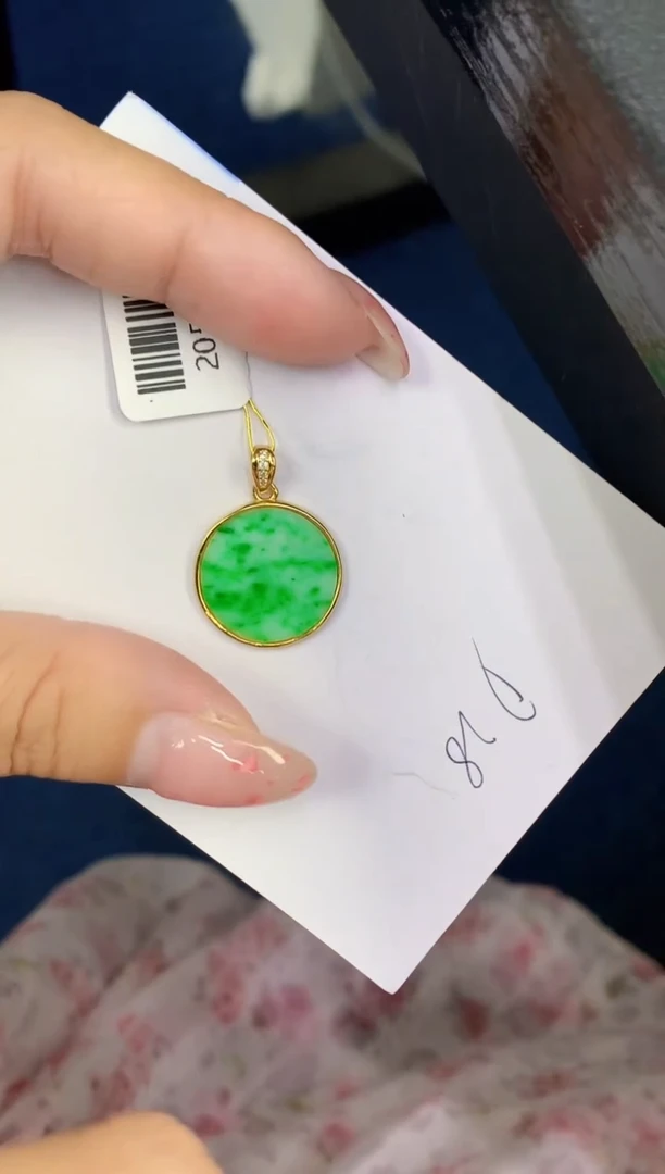 翡翠未镶嵌颈饰缅甸天然翡翠A货