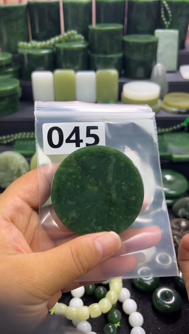 未镶嵌和田玉珠宝半成品镯芯