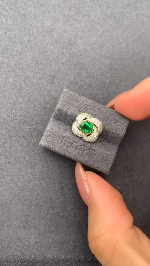 颈饰18K金镶嵌祖母绿0.33ct祖母绿 定制 FH