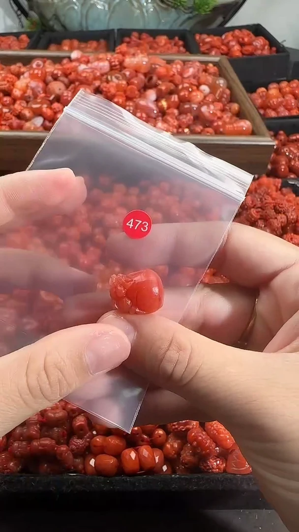 颈饰未镶嵌南红玛瑙1