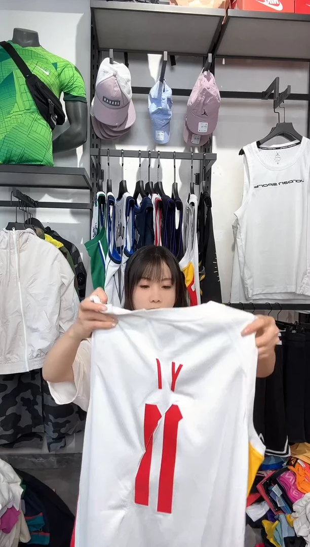 1423编码 耐克卫衣以直播间过款为准 尺码L