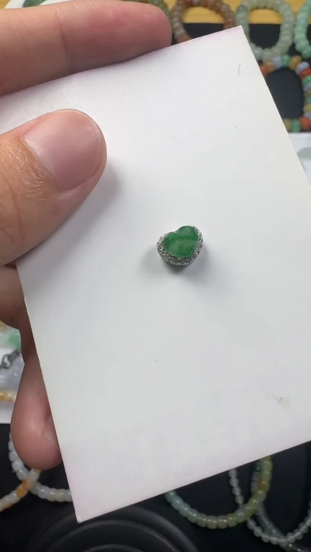 翡翠未镶嵌颈饰【闪购商品】 天然翡翠