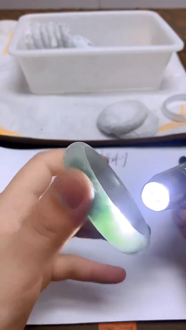 未镶嵌手镯翡翠243