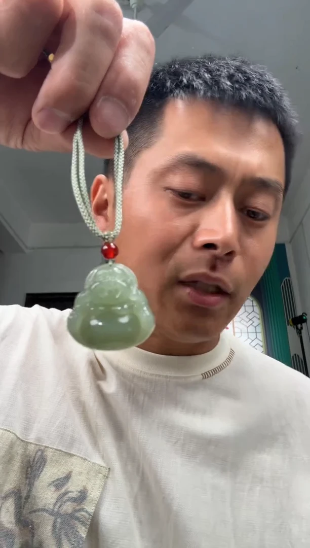 和田玉未镶嵌颈饰吊坠