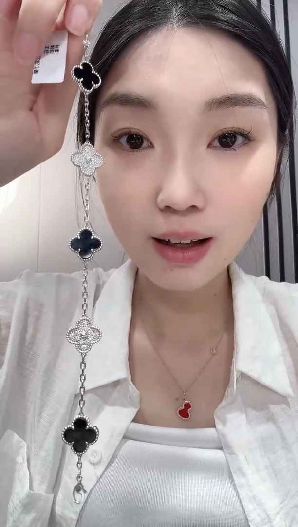 玛瑙/玉髓手链18K金镶嵌熊猫手链GHJ