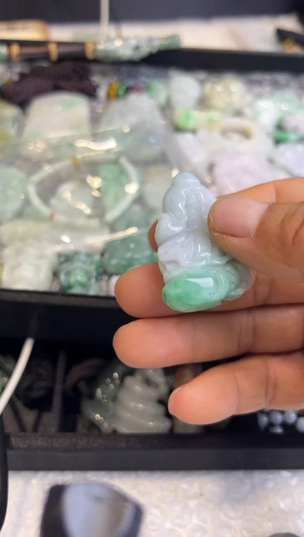 翡翠未镶嵌吊坠(不含链)百财