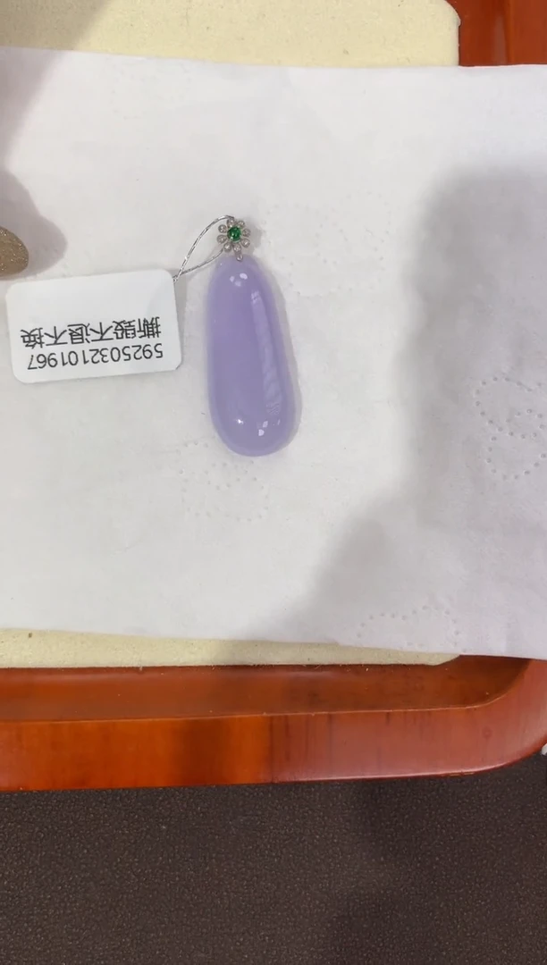 翡翠18K金镶嵌颈饰天然缅甸a货翡翠淡紫福瓜