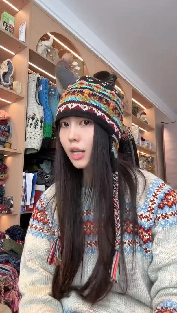 羊毛黑色仙人掌帽