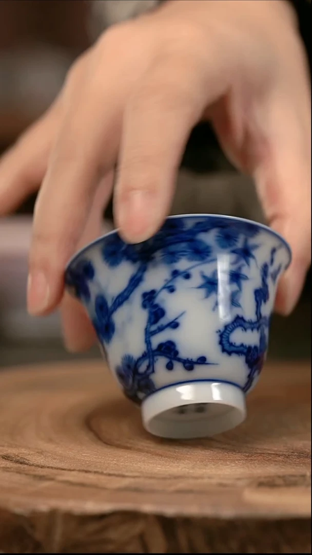 手绘高温现代瓷 气窑  超薄胎 松竹梅铃铛杯60C