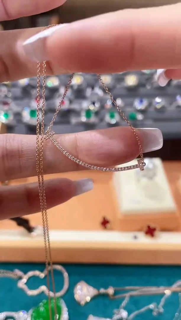 【闪购商品】钻石颈饰18K金镶嵌项链