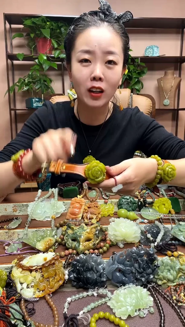 未镶嵌岫玉手牌多样性发货发其中之一