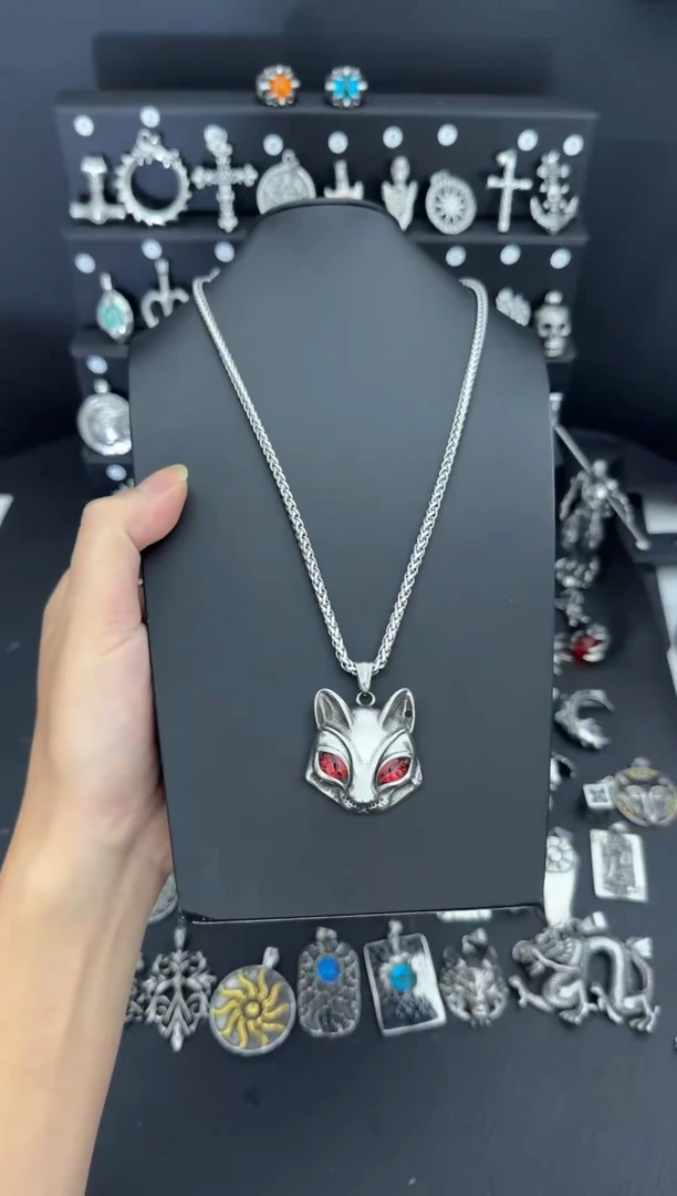 钛钢树脂猫吊坠搭配龙骨项链60CM长度