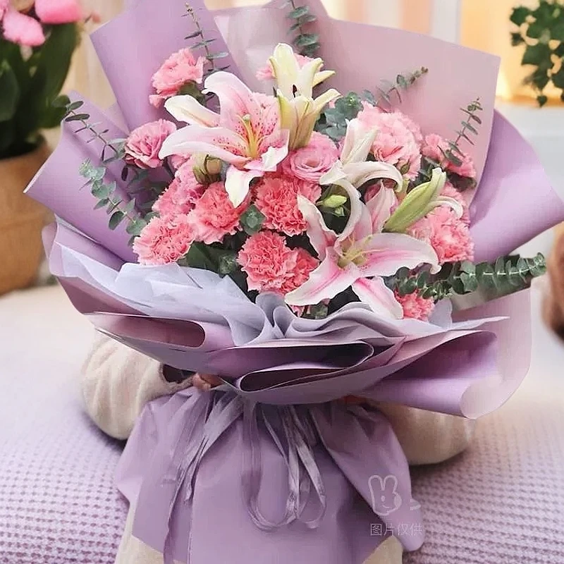 安康/11朵粉色康乃馨加百合花束送长辈看望病人花束
