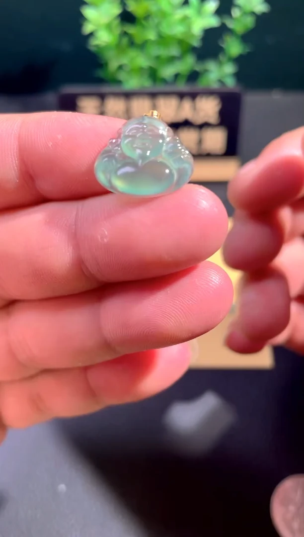 颈饰18K金镶嵌翡翠翡翠