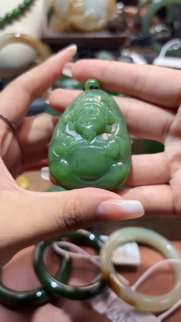 颈饰未镶嵌和田玉（碧玉）1