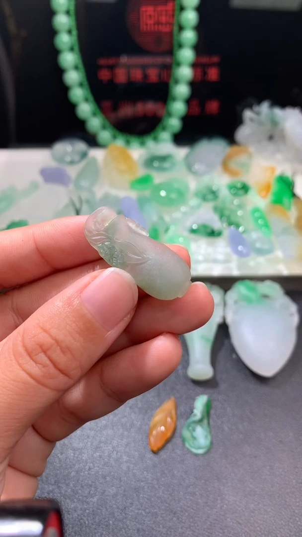 未镶嵌定制翡翠