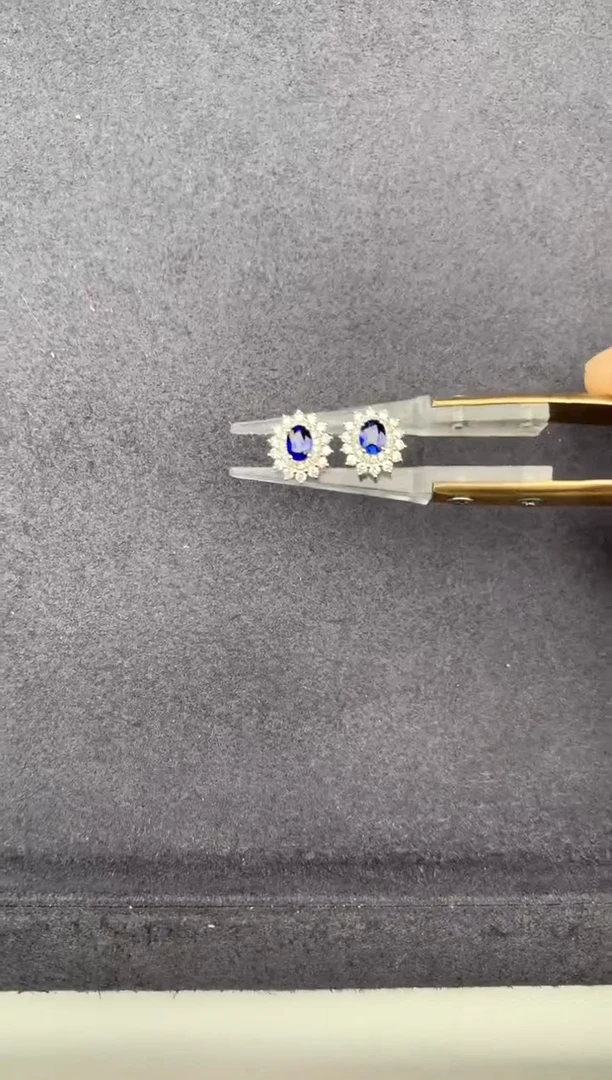 耳钉蓝宝石18K金镶嵌0.44ct蓝宝石 定制 GE