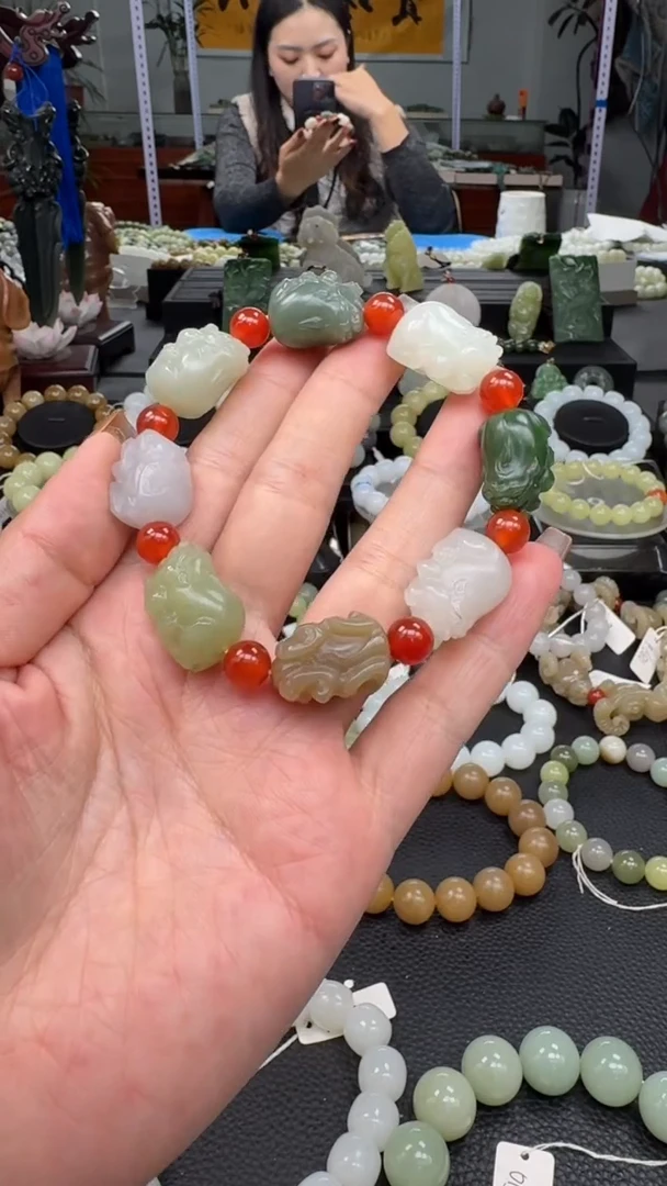 未镶嵌手链和田玉多宝貔貅手串