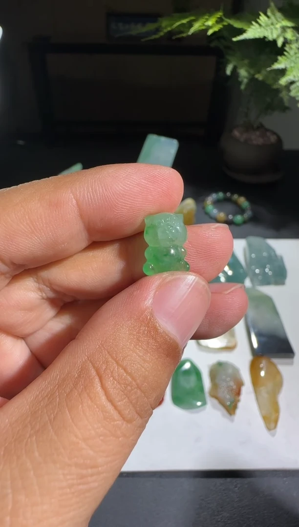 定制翡翠未镶嵌缅甸A货翡翠