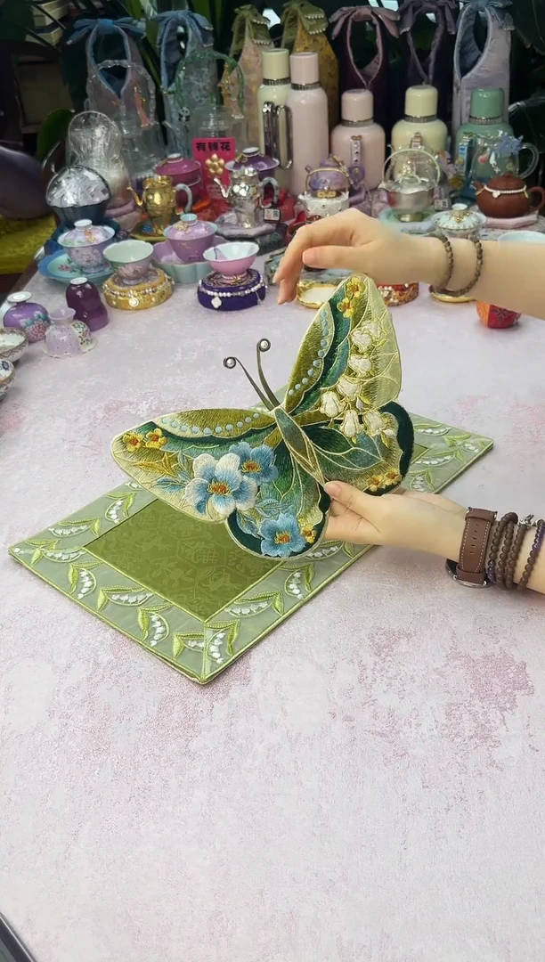 30绿色刺绣蝴蝶茶席