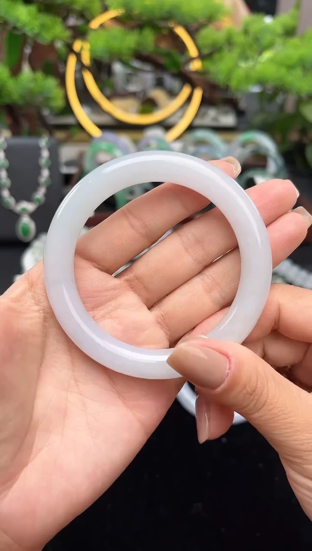 未镶嵌手镯翡翠手镯