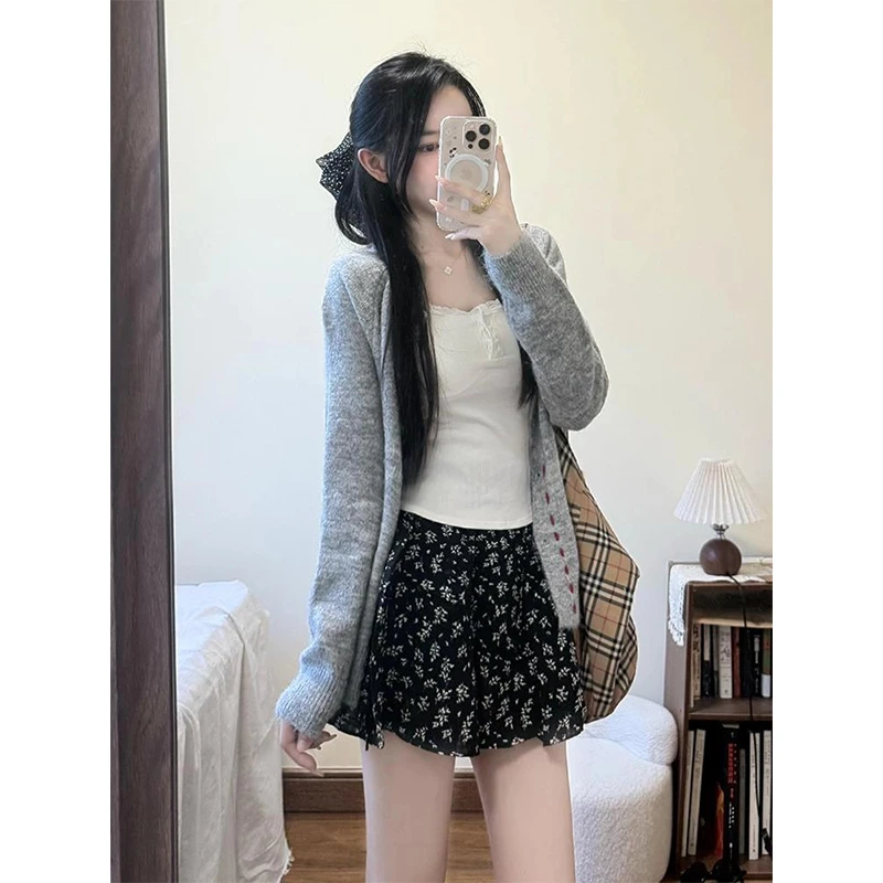 漂亮冷淡系气质小众不撞款高质量上衣高级感灰色针织开衫女早秋季