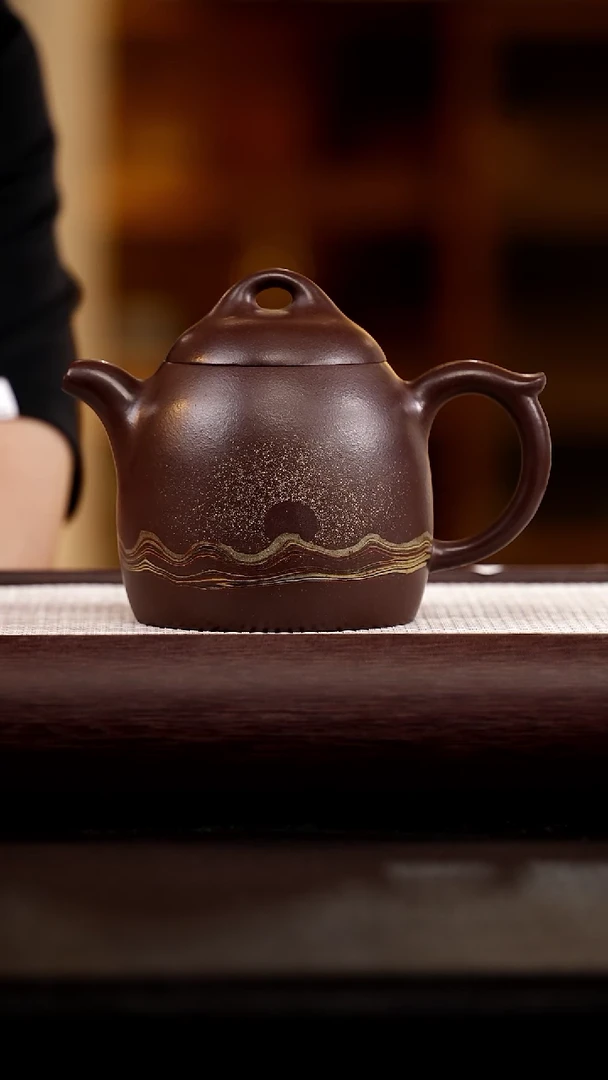 茶壶紫砂王正红  秦权  底槽清绞泥