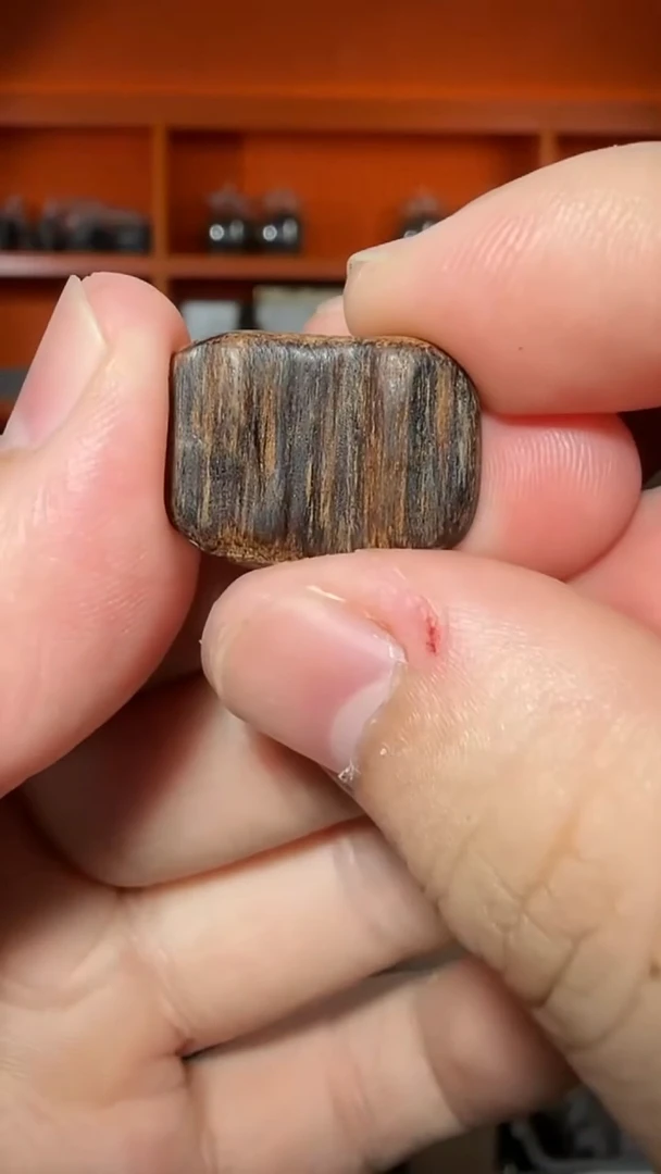沉香吊坠86号沉水挂件多样性发一