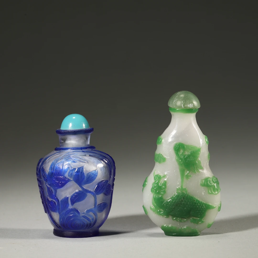 Lot01 清代 套料鼻烟壶两只