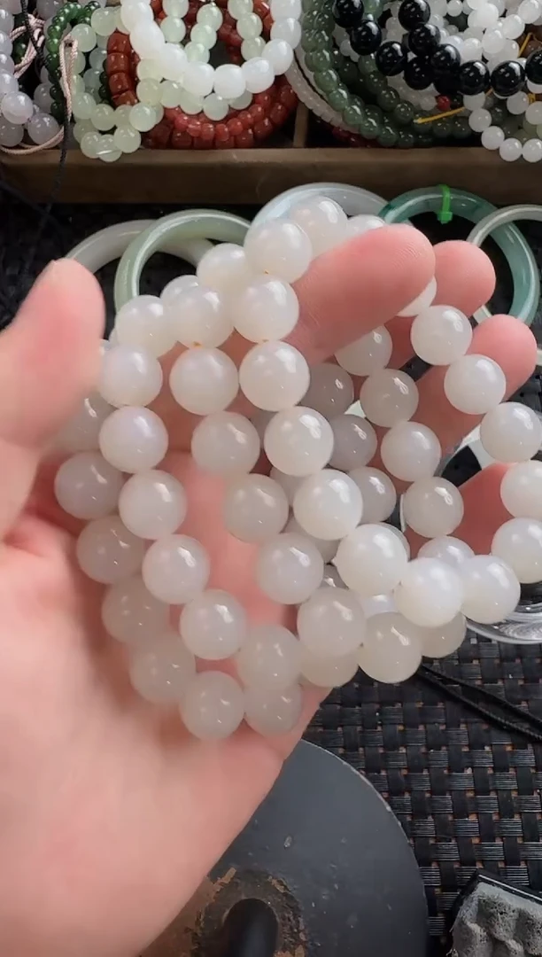 颈饰未镶嵌和田玉12mm蜂蜜水手串（多样性发货拍一发一）