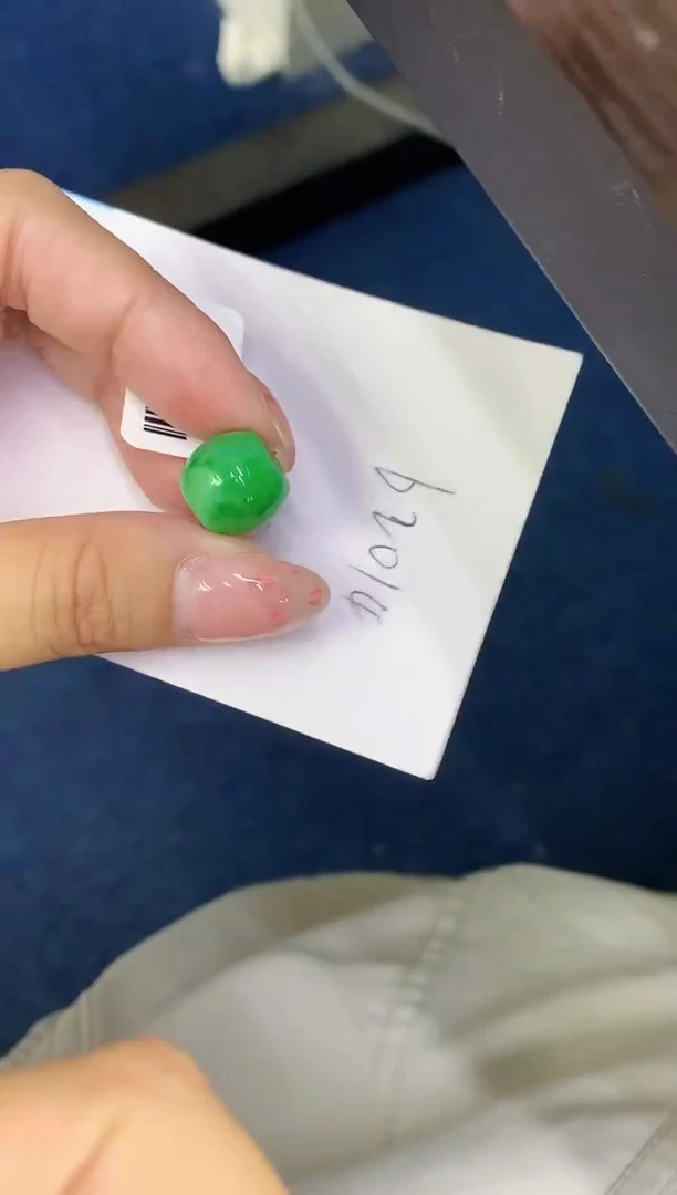 翡翠未镶嵌颈饰缅甸天然翡翠A货