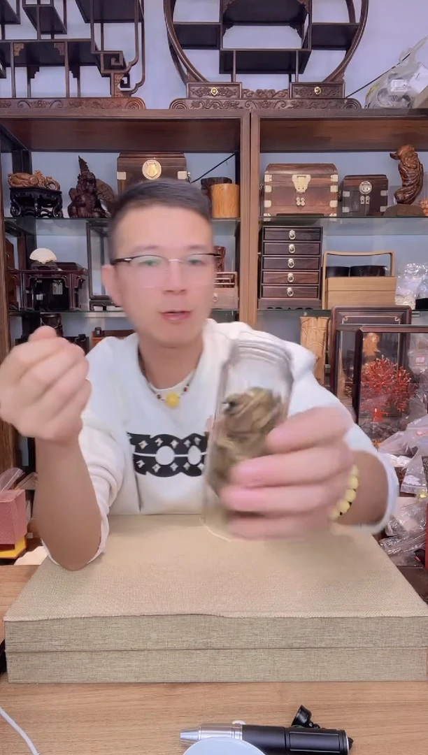 乌木类书架878莺歌绿奇楠碎料30克