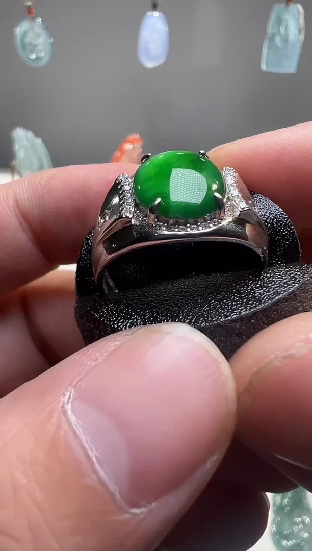 未镶嵌戒指翡翠戒指