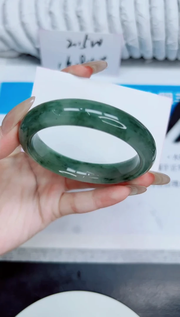 未镶嵌手镯石英质玉207/54.8