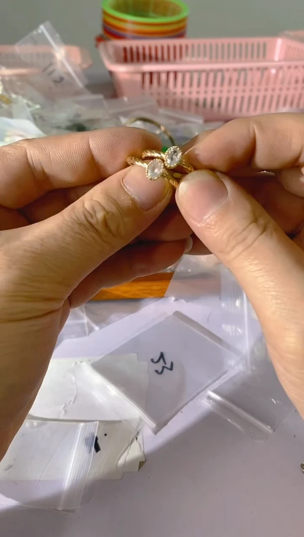 【闪购商品】水晶颈饰银S925镶嵌X153红宝，蓝宝，多样性发一件赠链