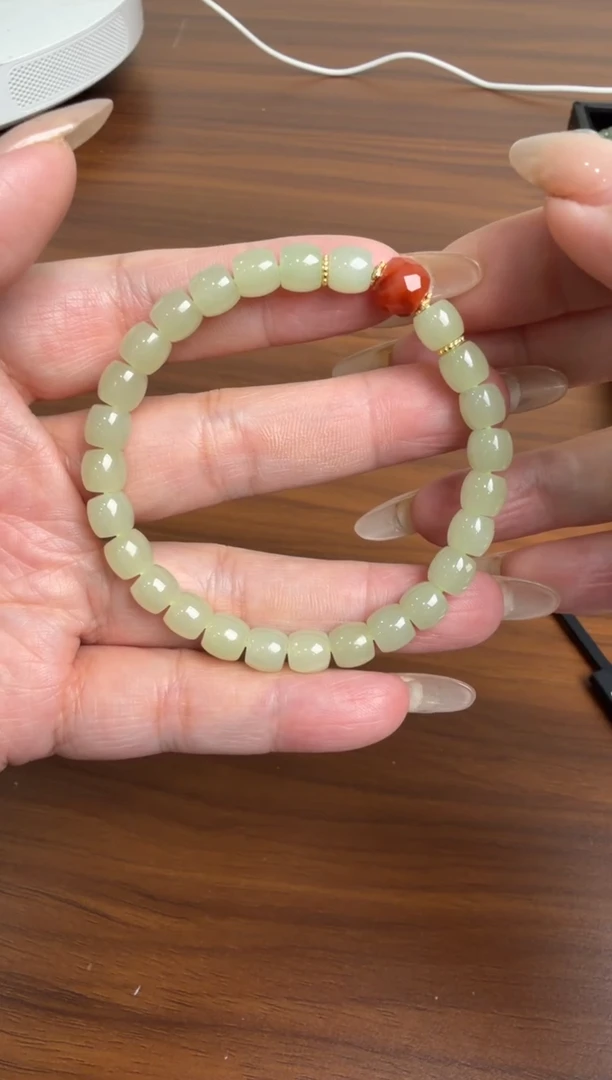 颈饰未镶嵌和田玉手串