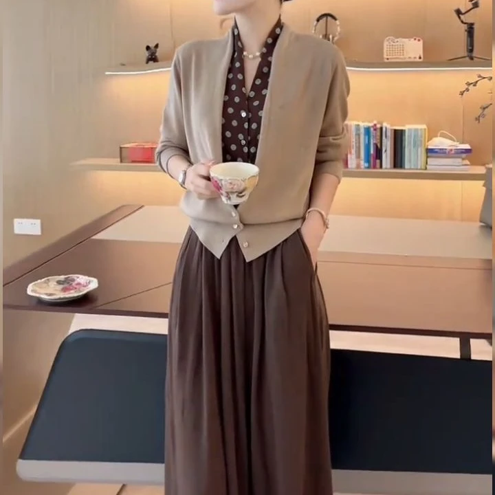 【优雅套装】早秋款精致轻奢波点假两件针织衫高腰遮肉半身裙 99494