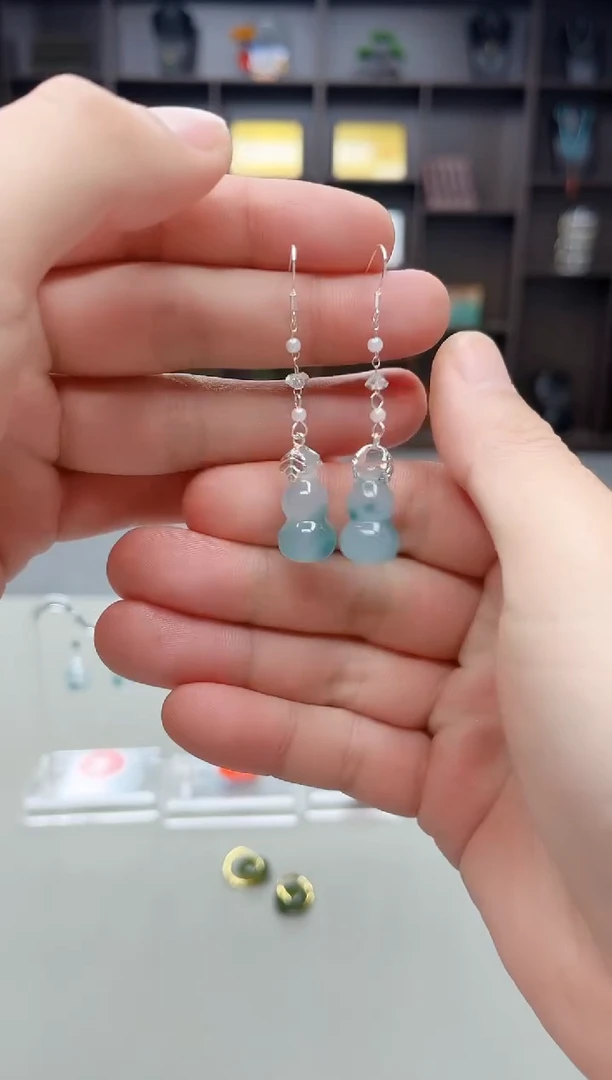 未镶嵌石英质玉（天山翠）耳饰219000