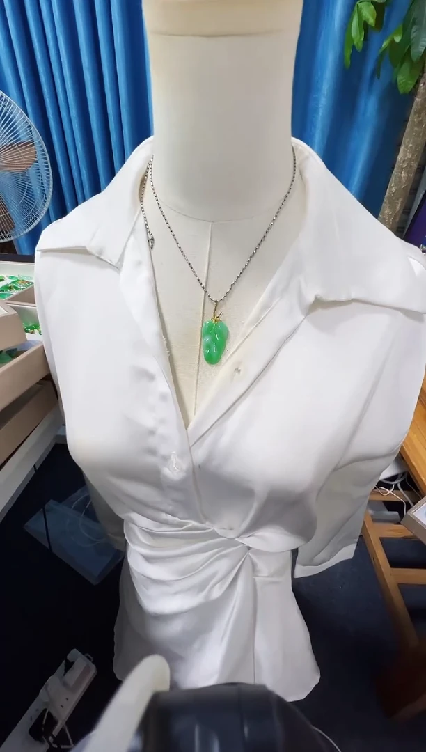 吊坠(不含链)18K金镶嵌翡翠980