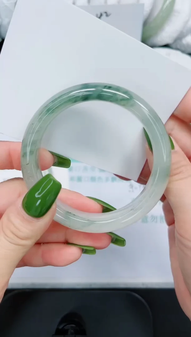 石英质玉手镯未镶嵌15/58