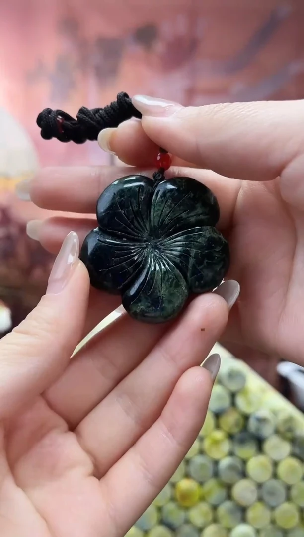 未镶嵌岫玉吊坠·