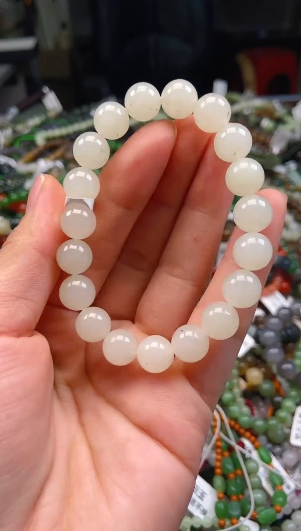 和田玉未镶嵌颈饰1