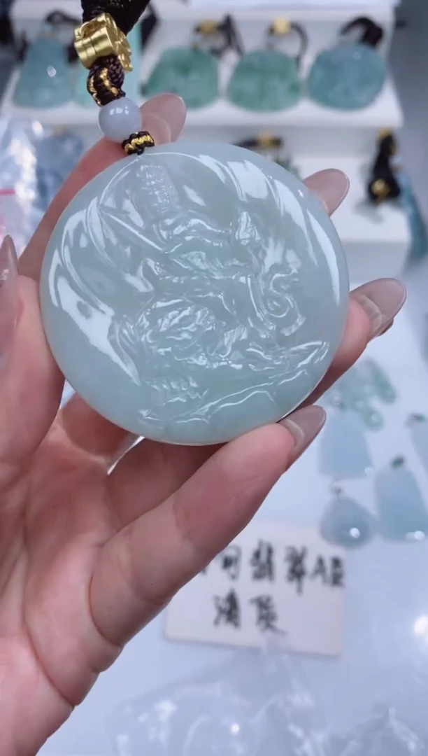 颈饰未镶嵌翡翠吊坠