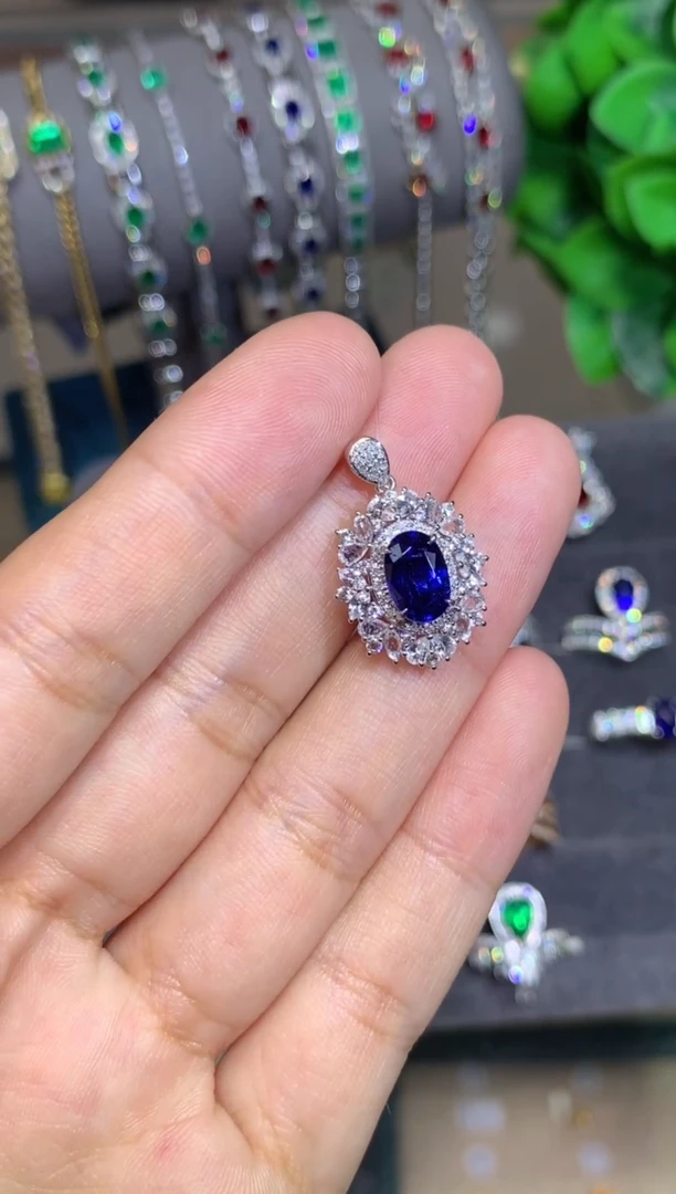 吊坠(不含链)蓝宝石18K金镶嵌1.78CT