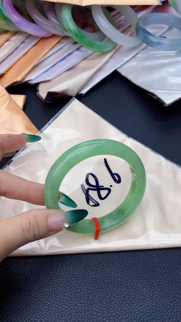 【闪购商品】翡翠手镯未镶嵌0749901377