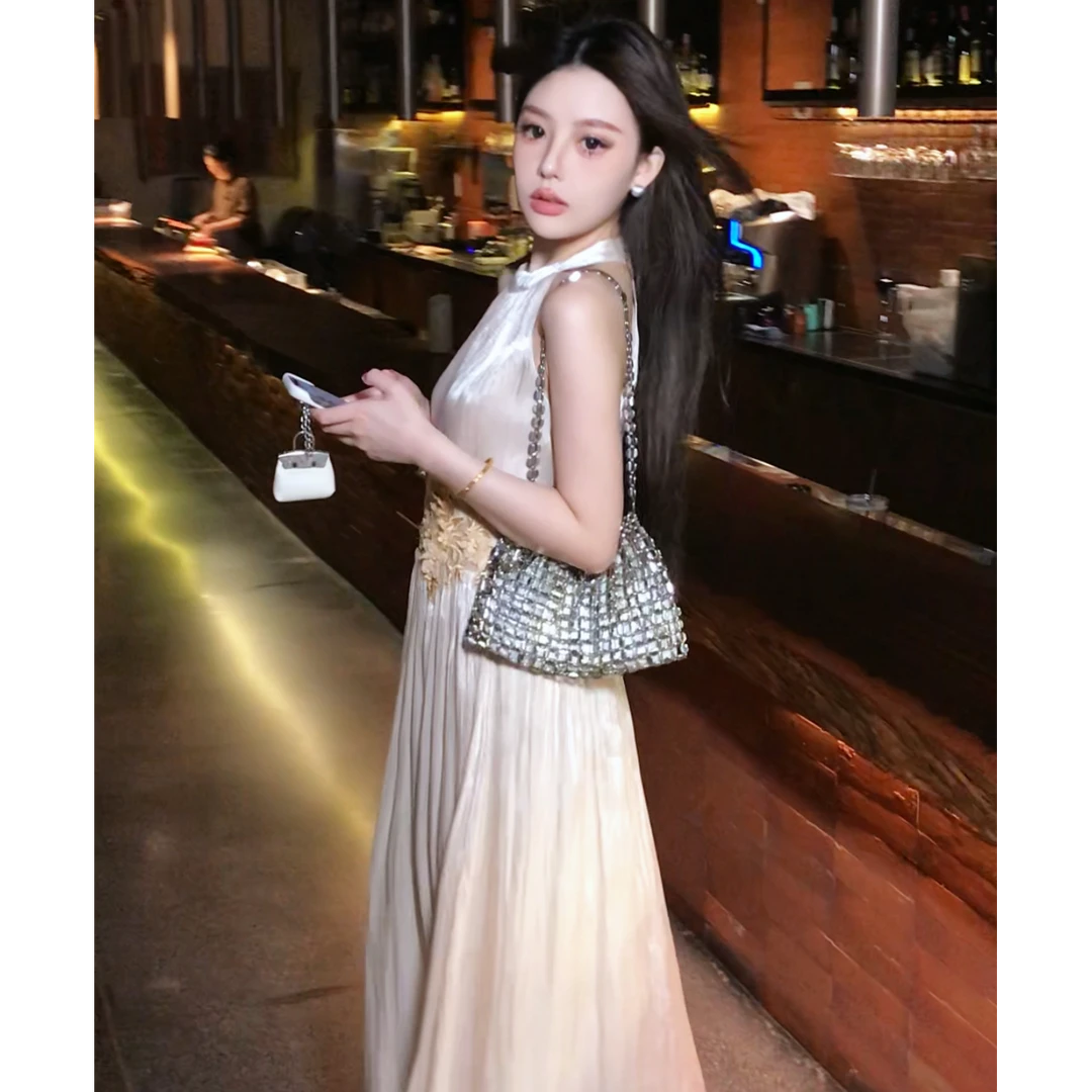 大璐●【夏日冰果】高级时尚气质挂脖轻奢优雅连衣裙DLX5LYQ9748A