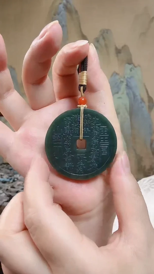 和田玉未镶嵌颈饰.